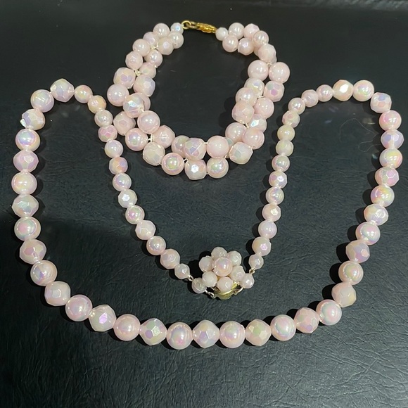 VINTAGE Baby Pink Necklace Bracelet Set - Picture 1 of 3
